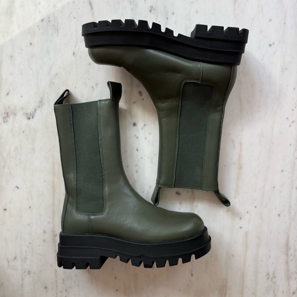 NWOT - Alias Mae - Olive Green Boot - 36